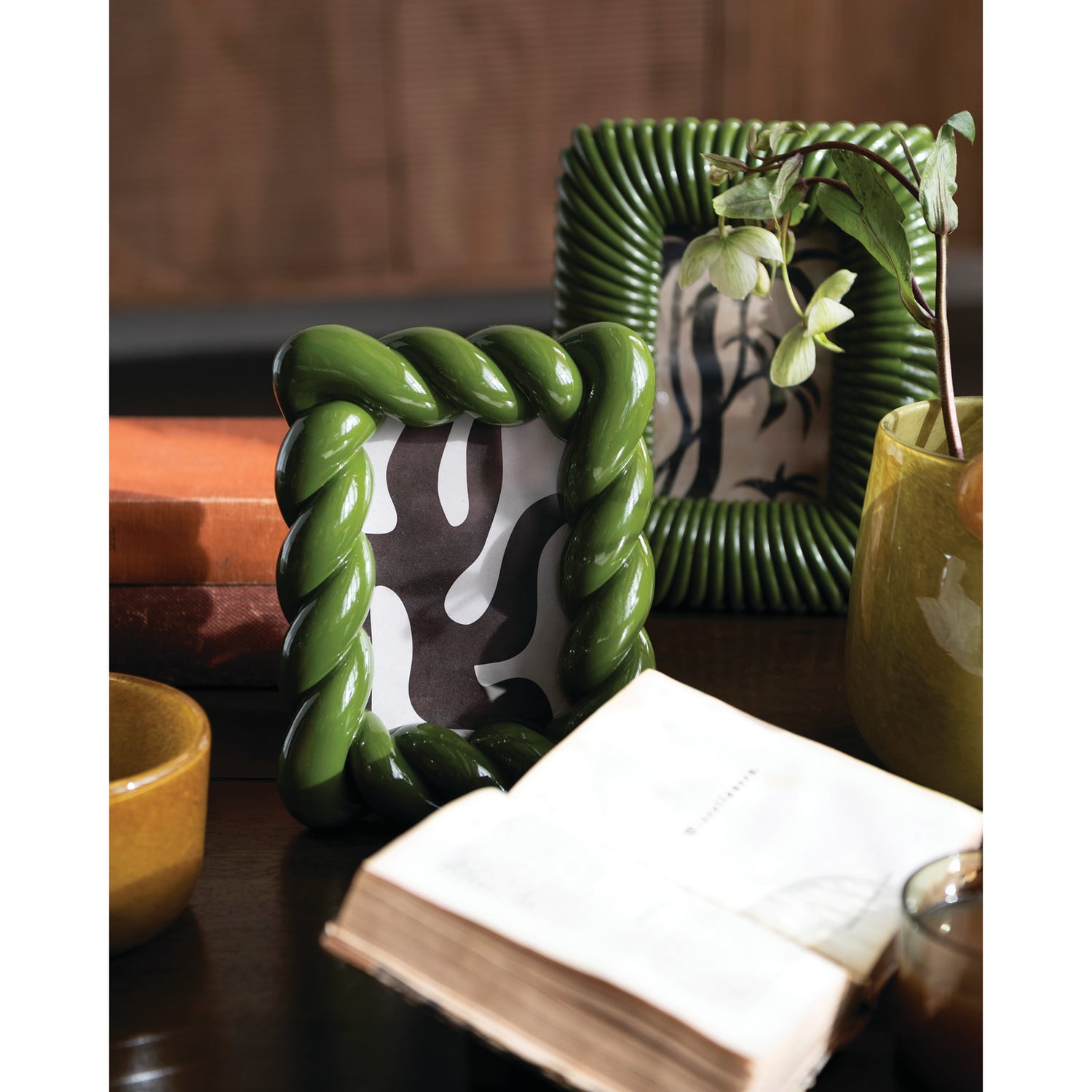 Resin Twisted Photo Frame (Holds 4" x 6" Photo) (Hangs or Sits)