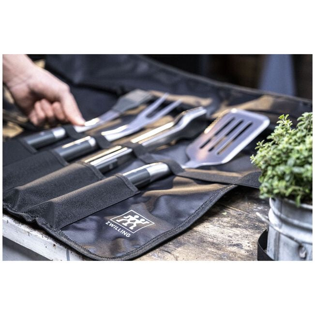 BBQ + 5pc Grill Tool Set
