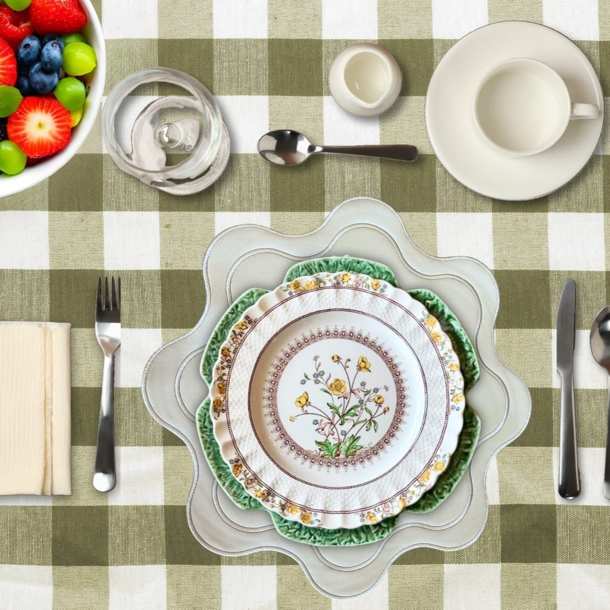 Haven White Wavy Edge Navy Faux Leather Placemat