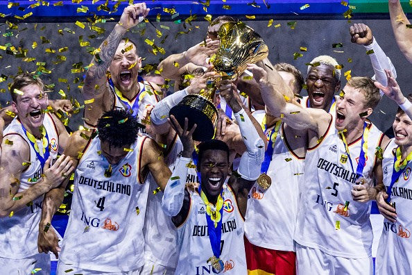 Basketball - The Ultimate Book