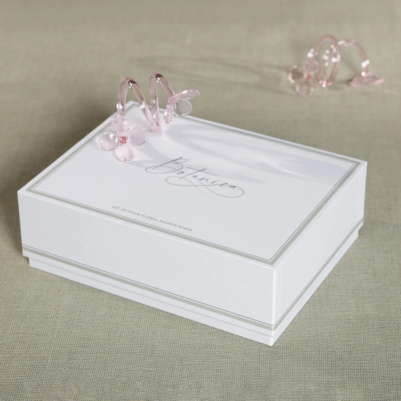 PINK BOTANICA GLASS NAPKIN RINGS - Set of 4