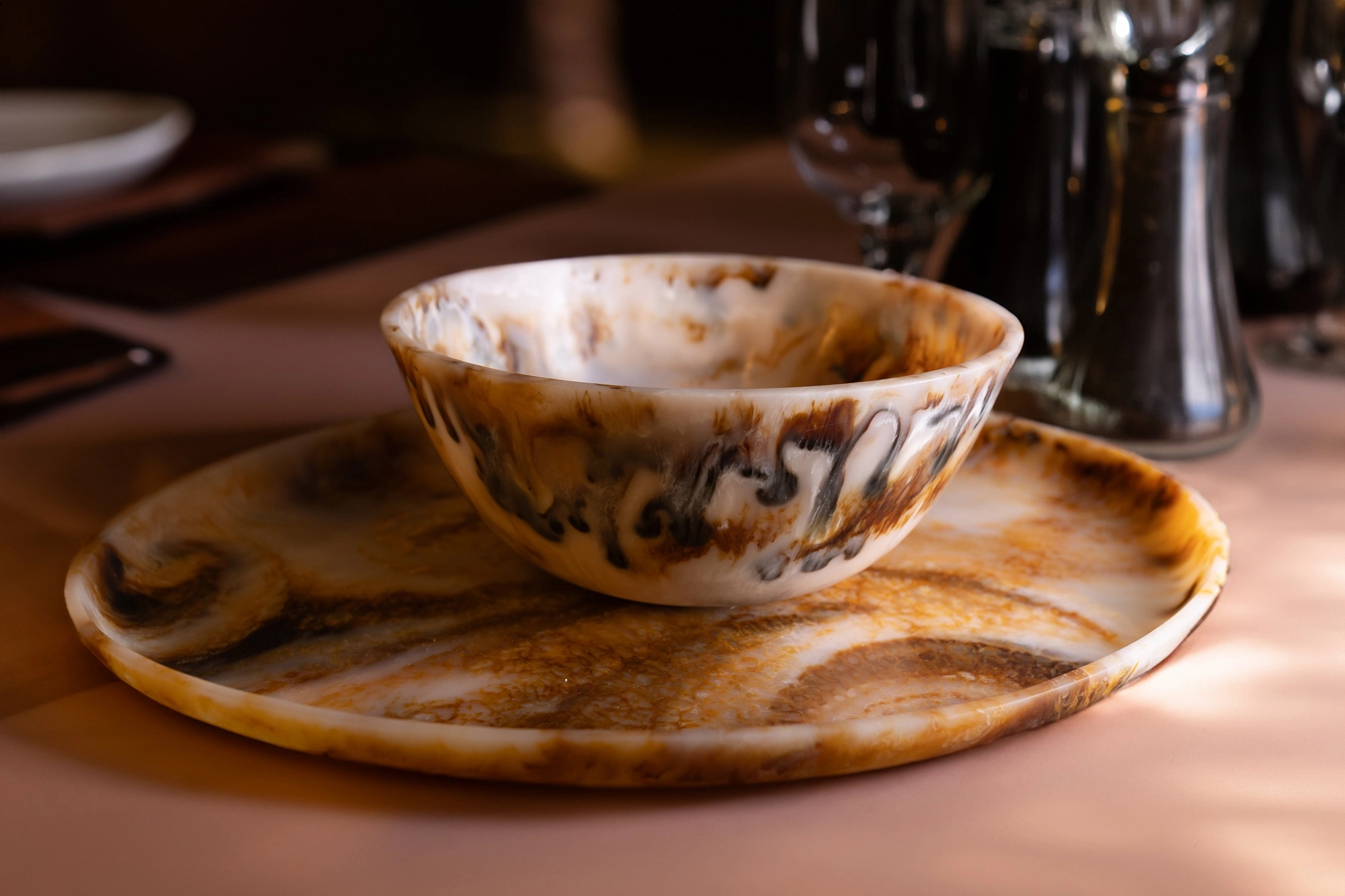 Tortoiseshell Resin Tray Dia 23.6"