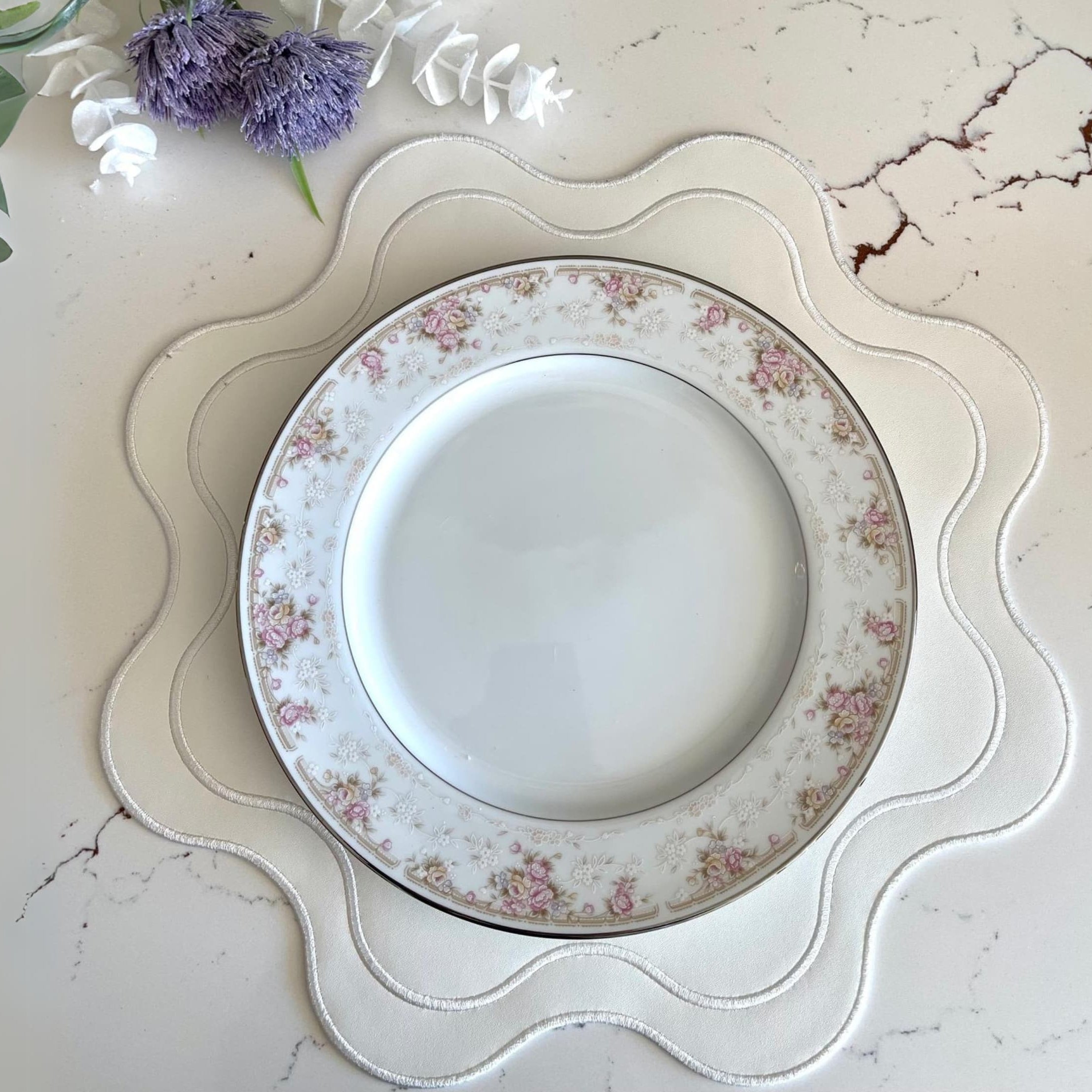 Haven White Wavy Edge Navy Faux Leather Placemat