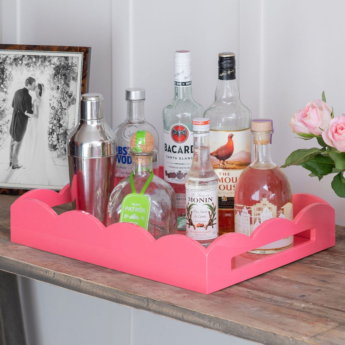 Medium Scalloped Lacquer Tray - Pink