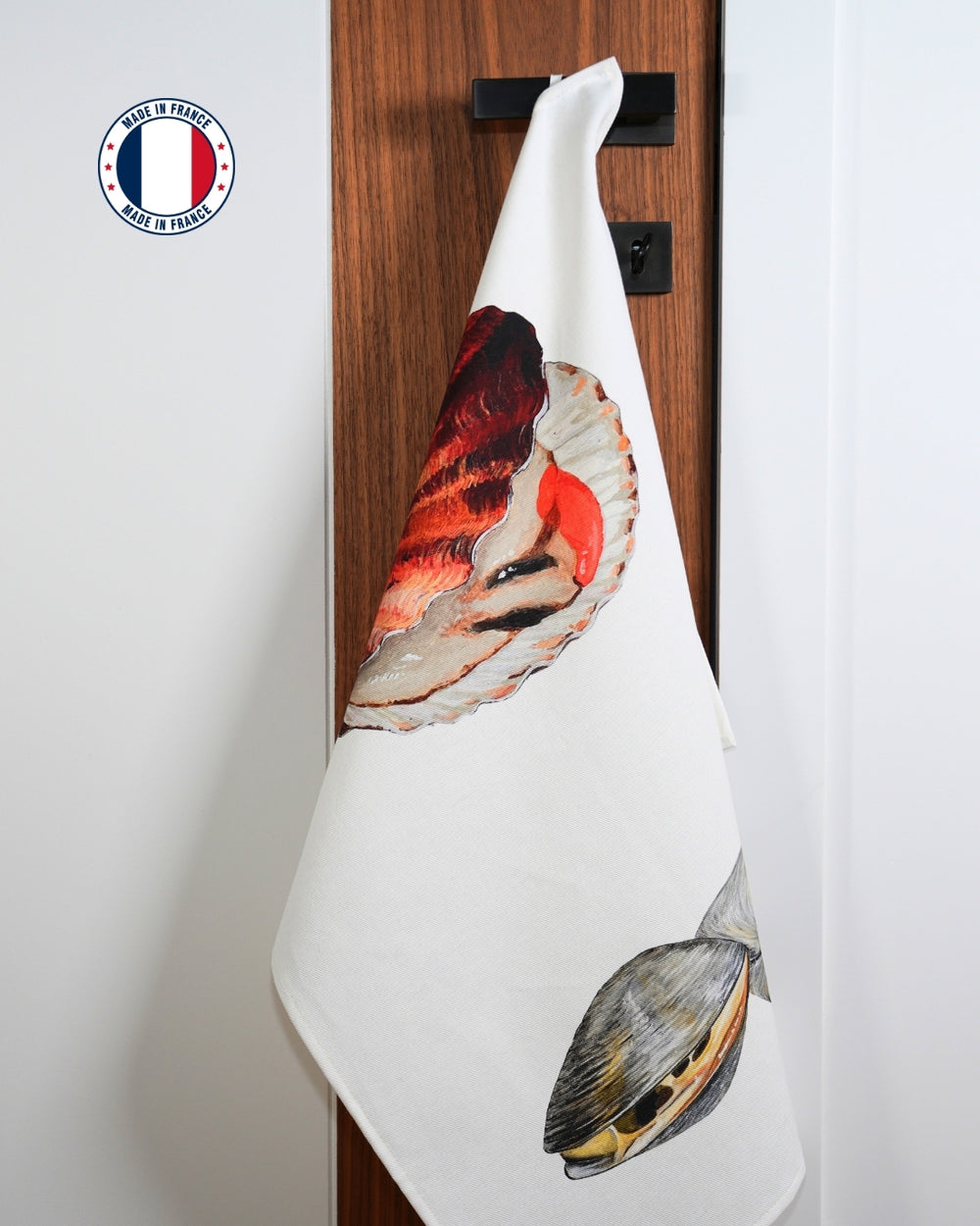 La Coquille Saint Jacque & La Palourde  Tea Towel