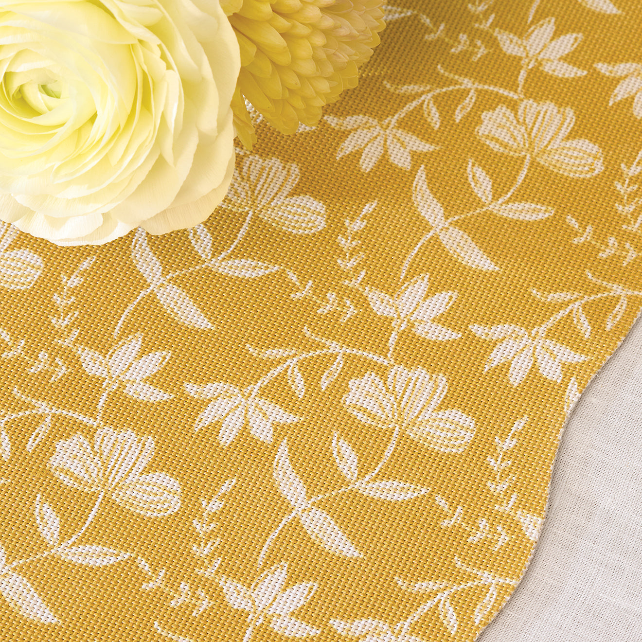Marigold Scallop Placemat - Set of 6
