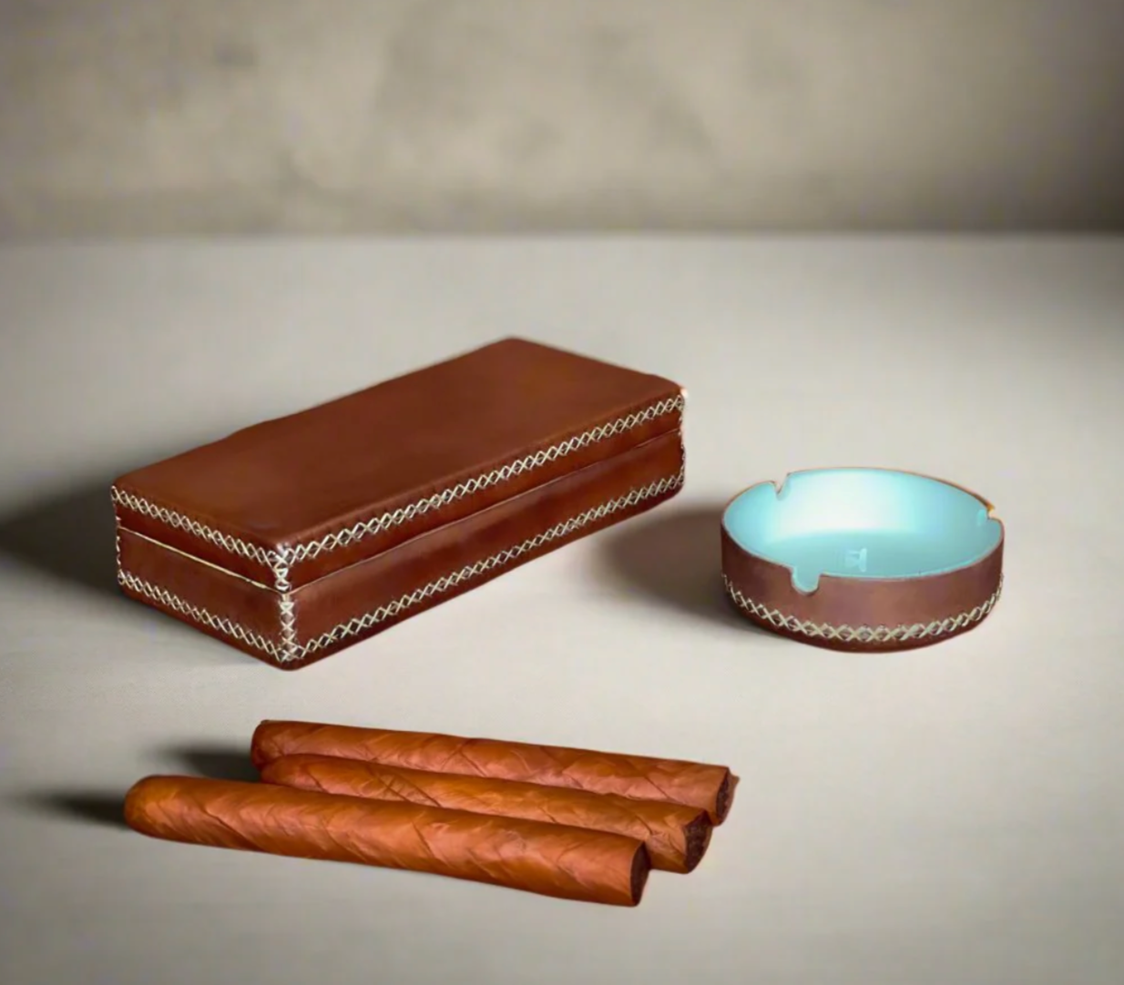 Cigarro Wood and Leather Cigar Box