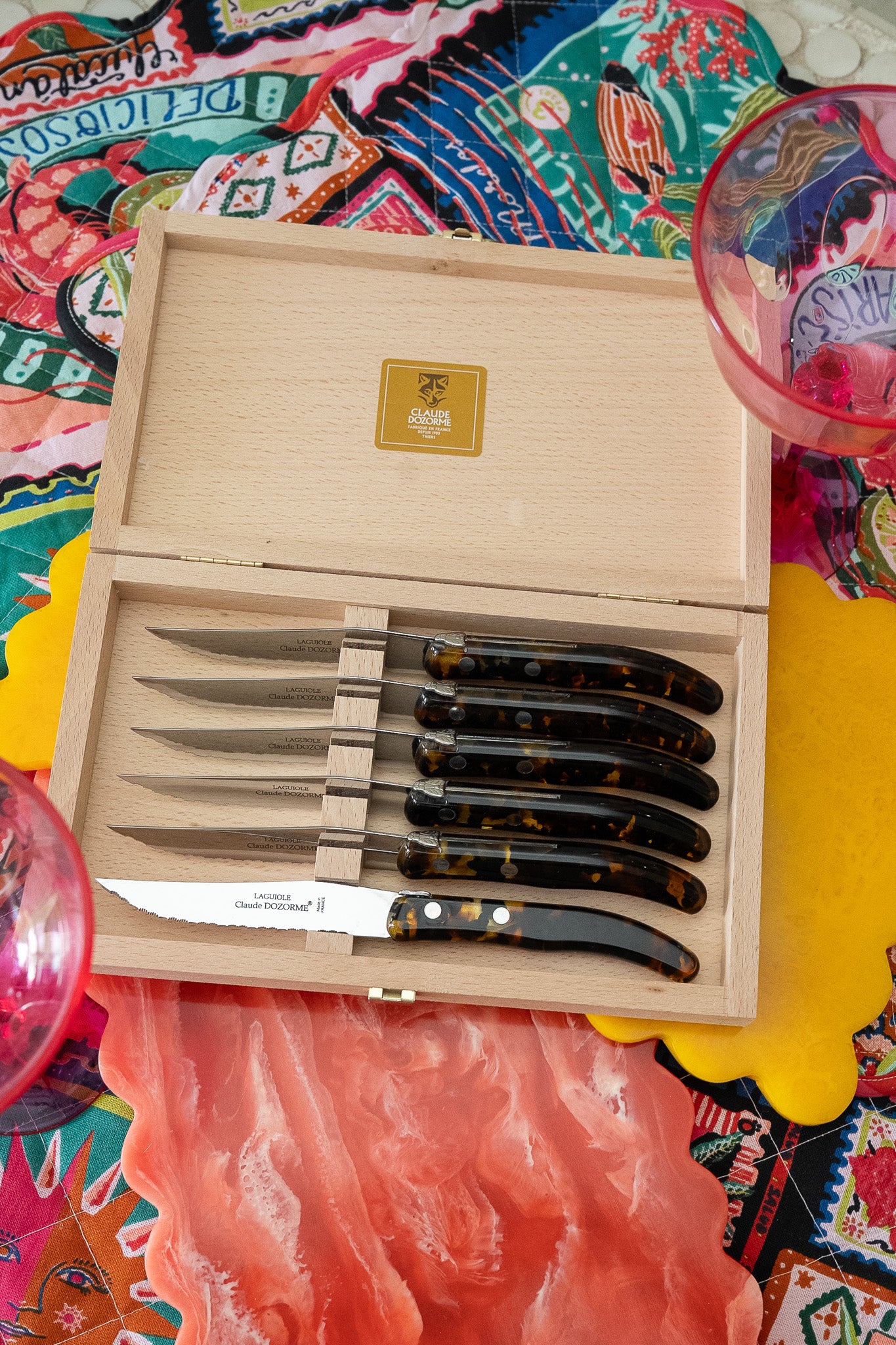 Box of 6 Berlingot Steak Knives Flake Handles