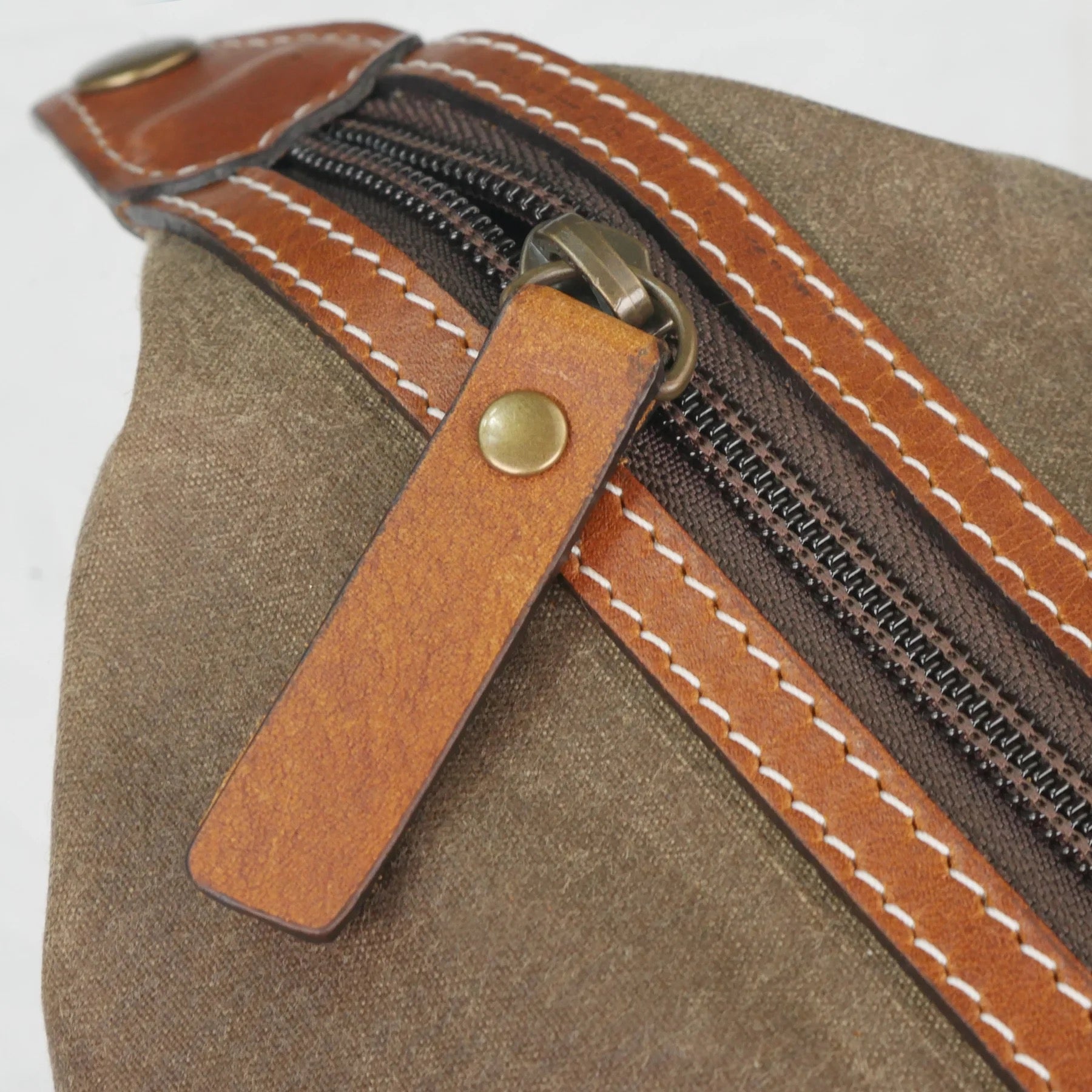 Atlanta Braves Waxed Canvas Dopp Kit
