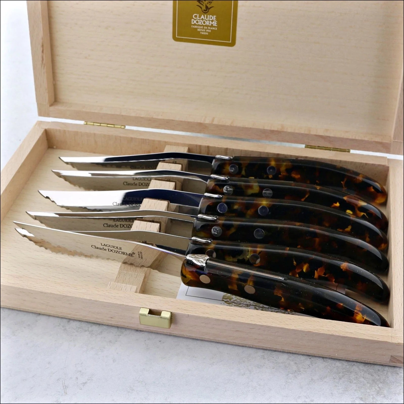 Box of 6 Berlingot Steak Knives - Flake Handles