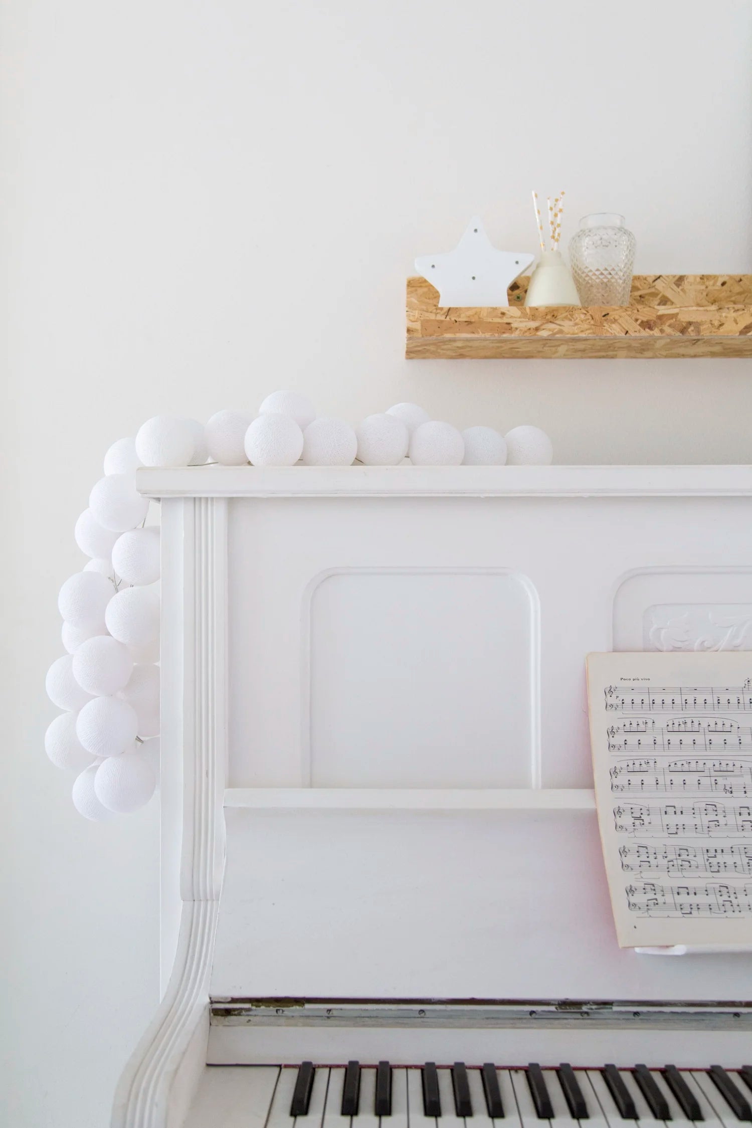 Strand of 20 Cotton Ball String Lights