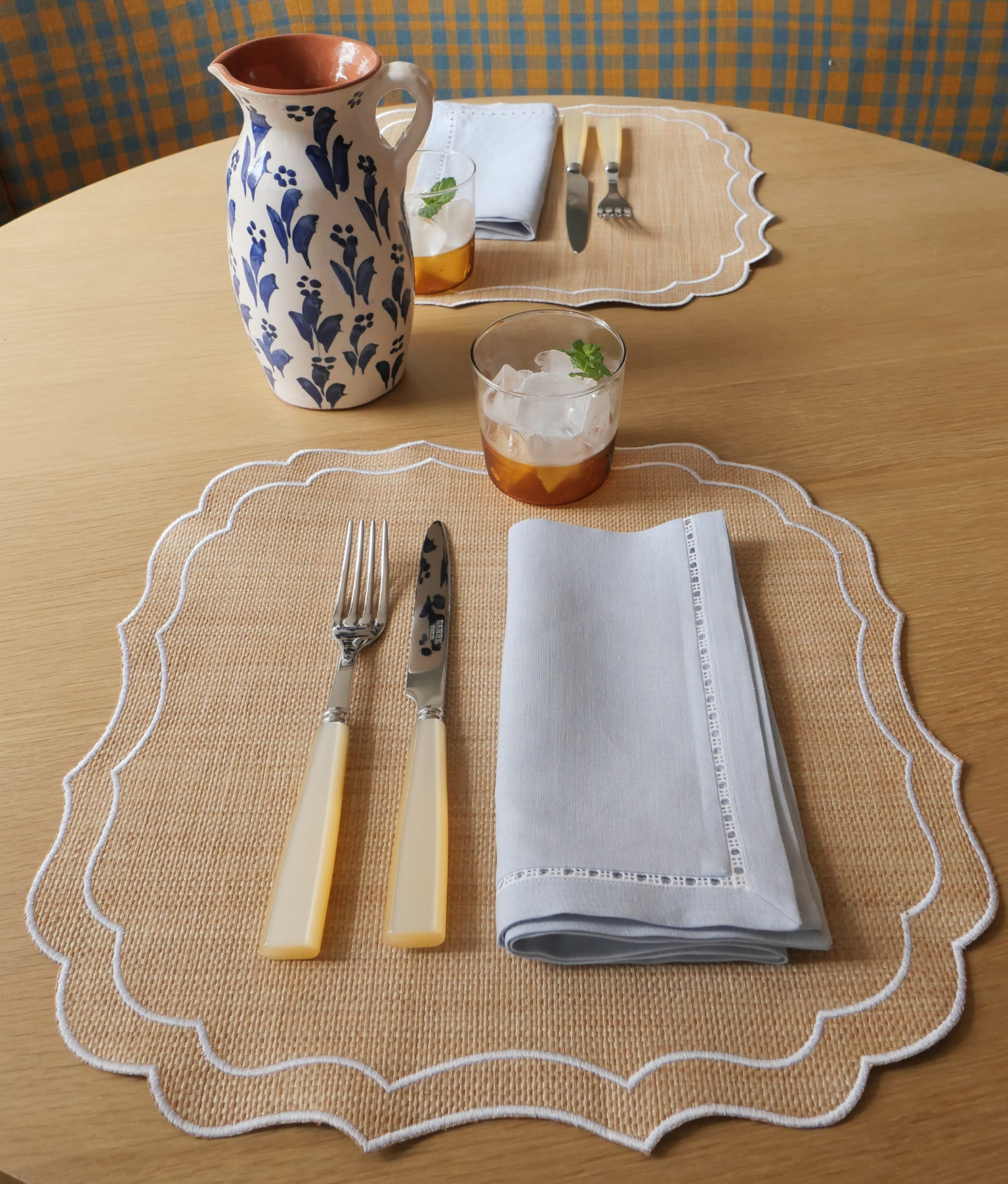 Scalloped Raffia Placemats, White