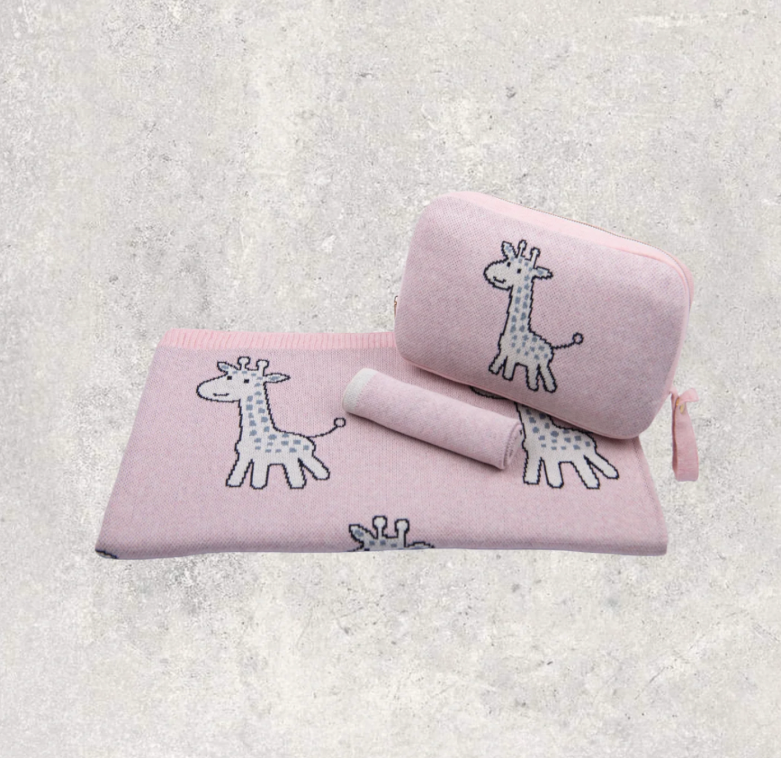 Petite Giraffe Pink Blanket Set