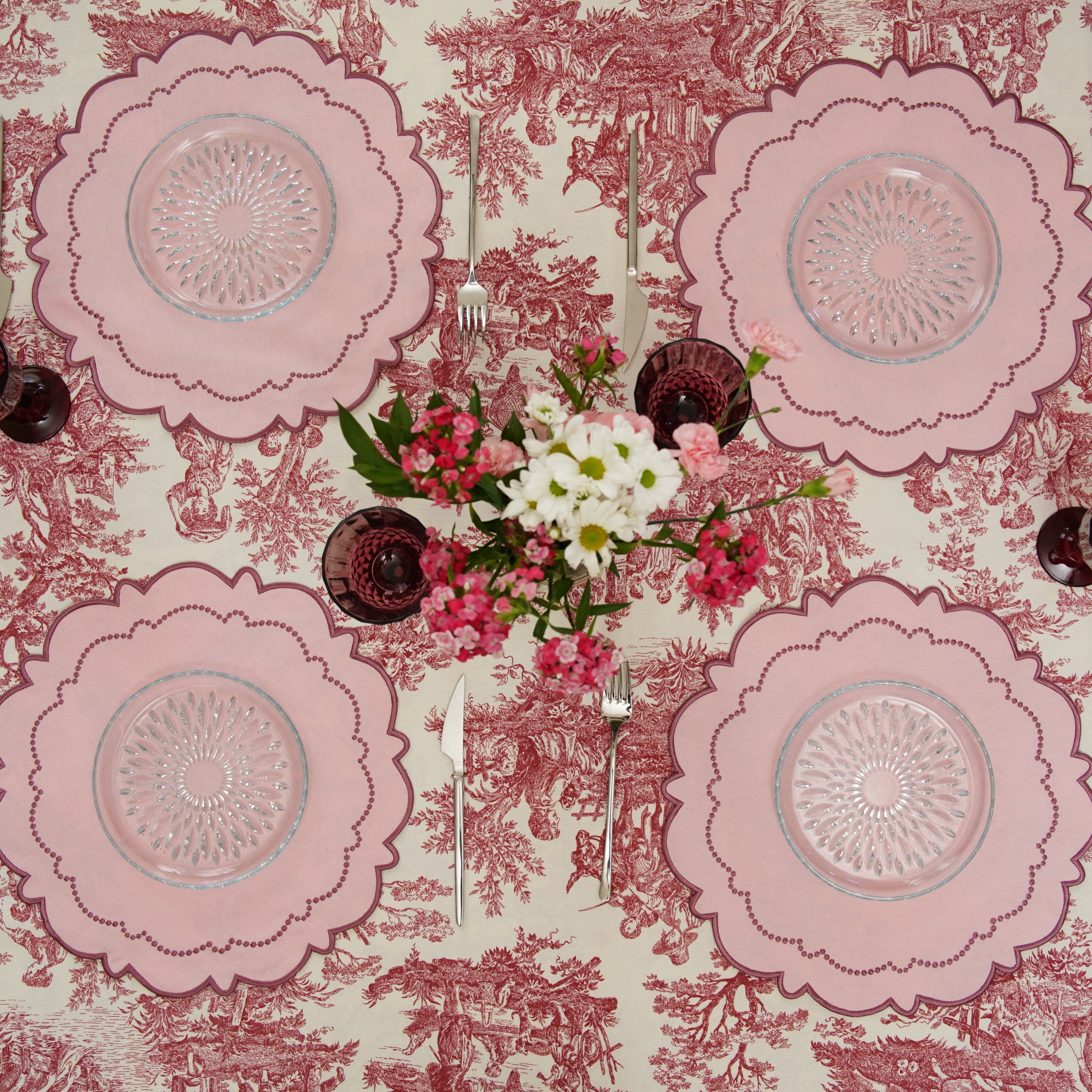 Harmony Light Pink Round Fabric Placemat