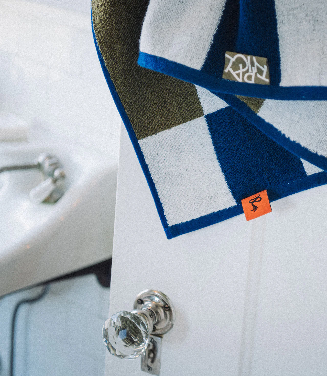 Offset Stripe Stretch Towel - Studio Navy, Moss Green