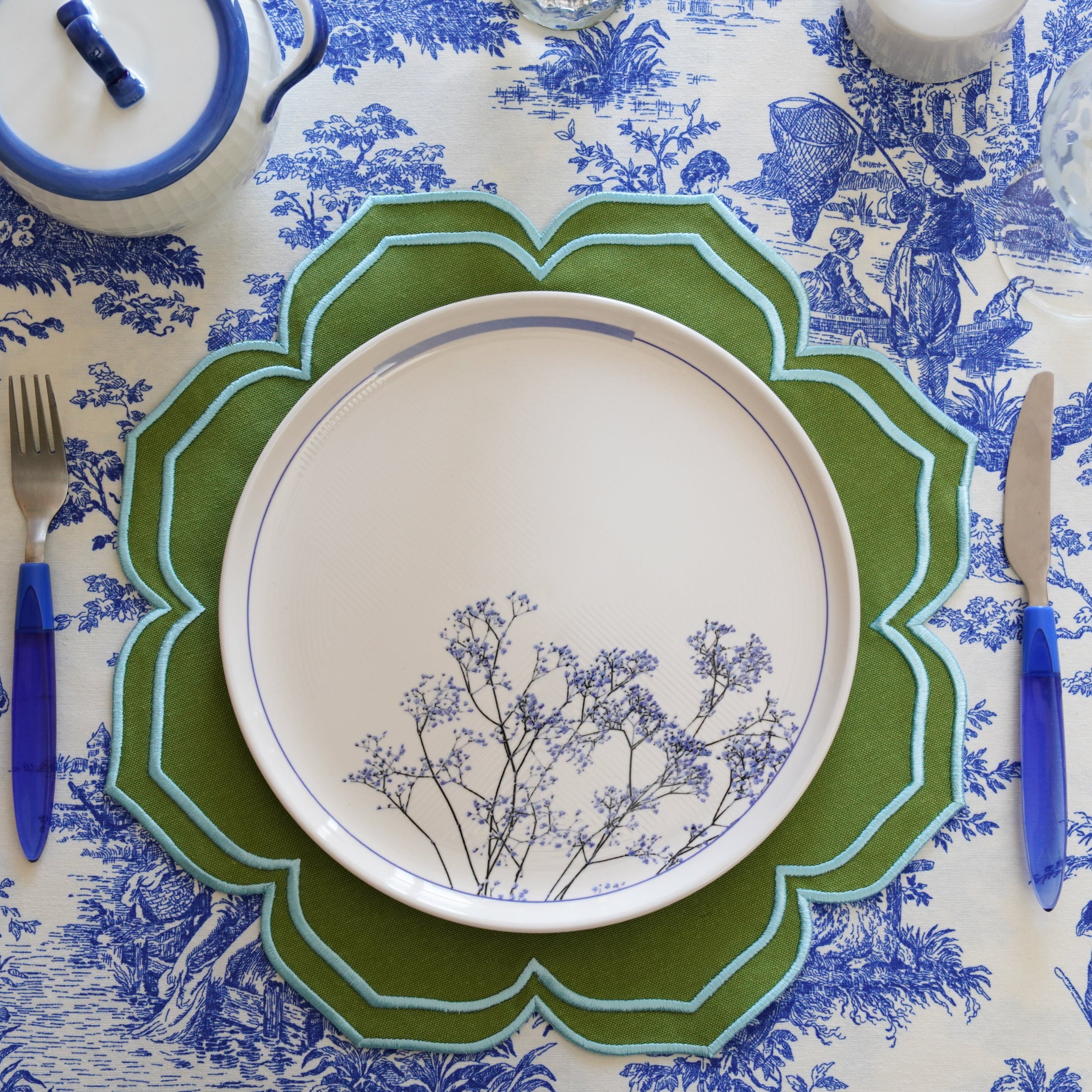 Lumera Green Round Fabric Placemat